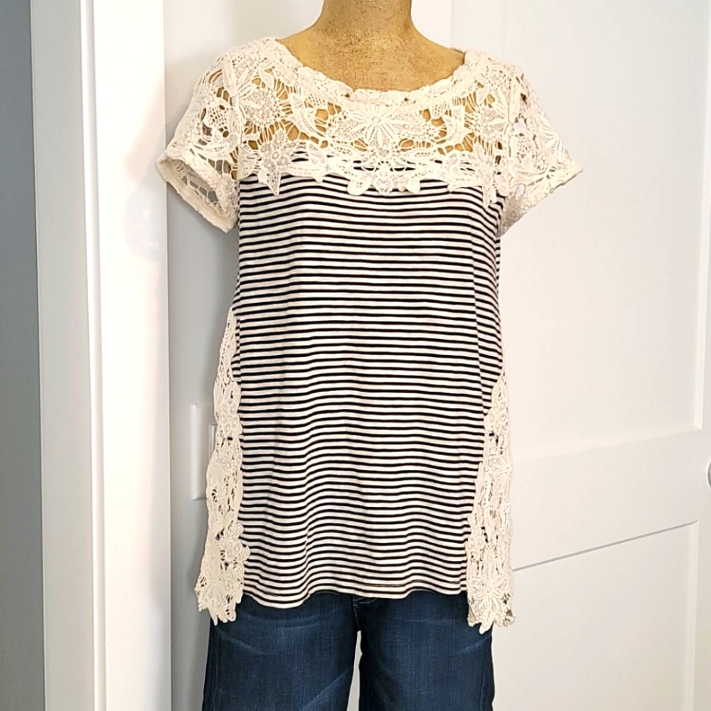 Anthropologie tunic top